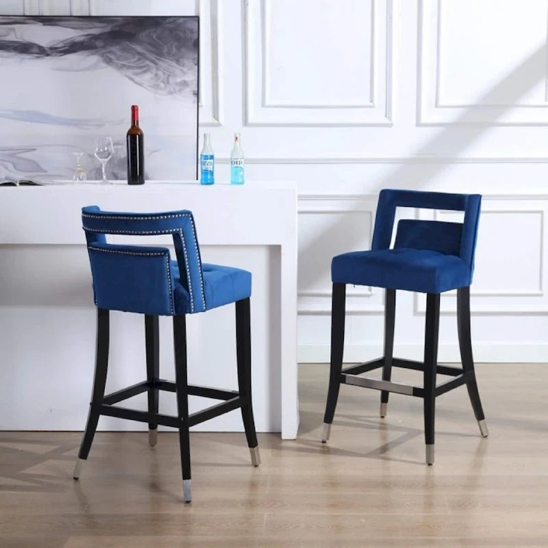 Barhocker aus Velours mit Ziernägeln, Esszimmerstuhl