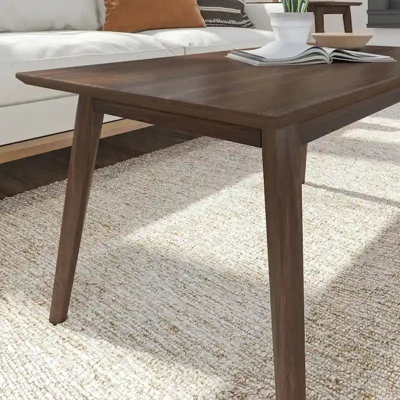 Mesa de centro rectangular moderna de mediados de siglo con patas de pino - 40
