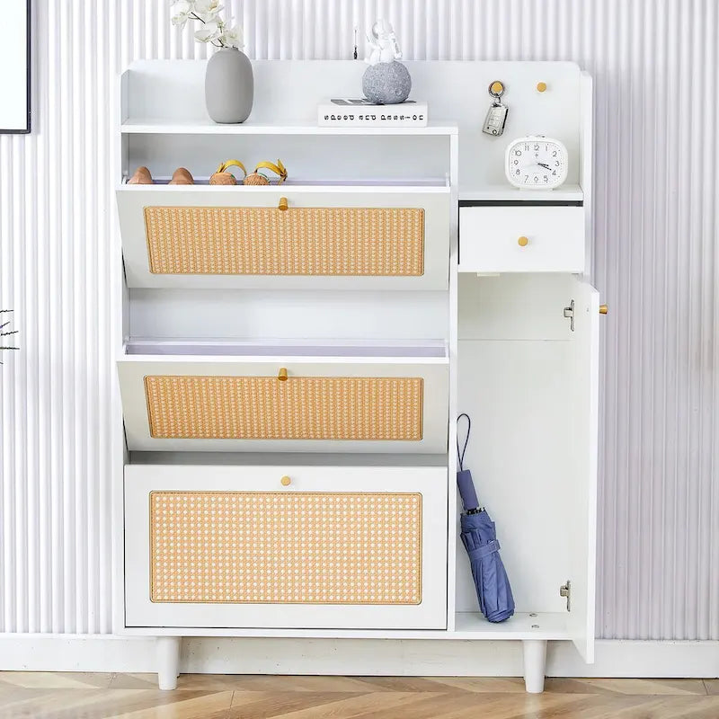 Nowoczesna minimalistyczna szafka na buty z rattanowym frontem i siedziskiem, mały mebel do domu, odpowiedni do korytarzy i salonów