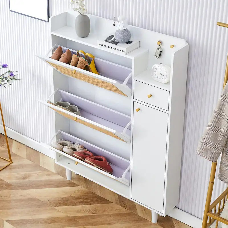 Nowoczesna minimalistyczna szafka na buty z rattanowym frontem i siedziskiem, mały mebel do domu, odpowiedni do korytarzy i salonów