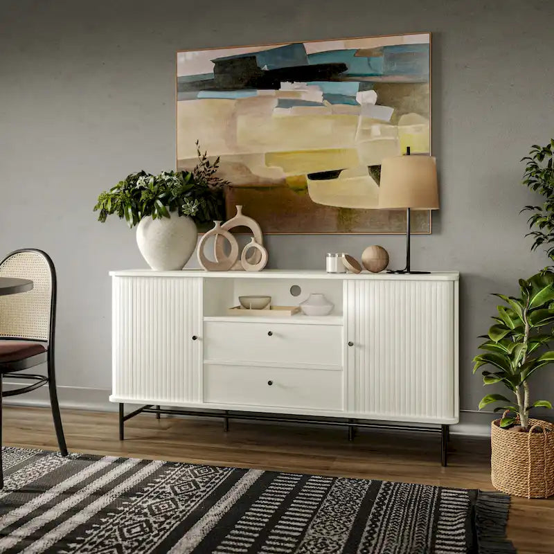 Geschwungenes Sideboard-Buffet mit Schiebetüren im Lamellenstil